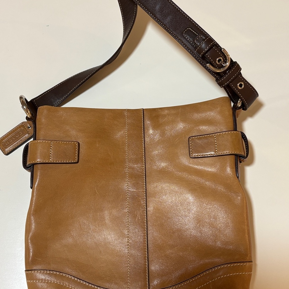 Coach SoHo slim duffle tan leather bag - Picture 6 of 7